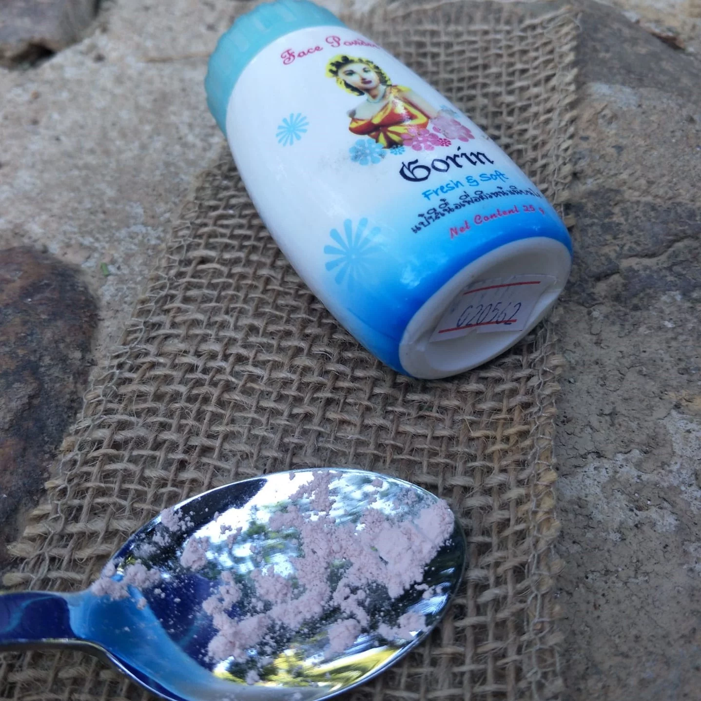Face Powder - Mattifies, Treats Acne and has SPF - Image 2