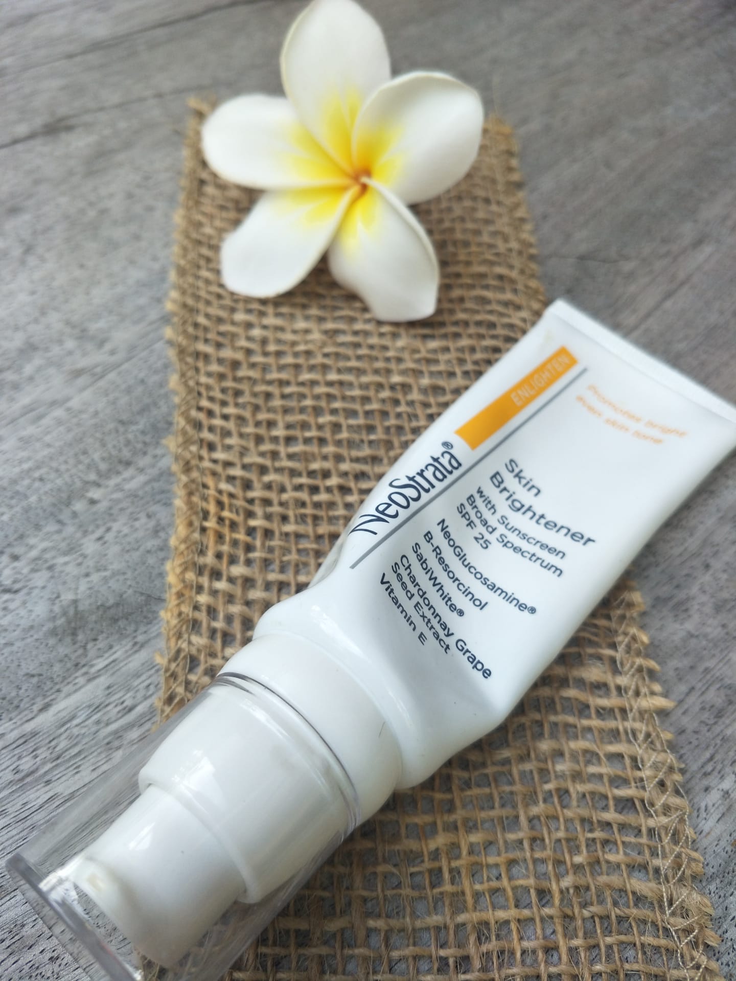 NeoStrata Enlighten