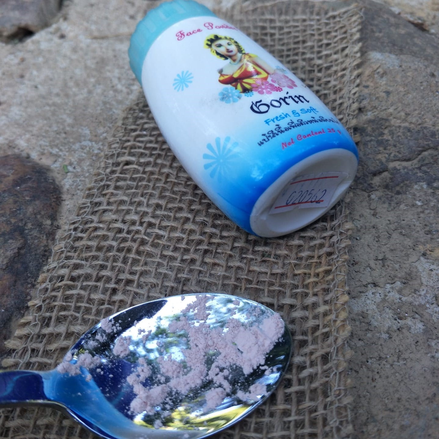 Face Powder - Mattifies, Treats Acne and has SPF 2 Face Powder - Mattifies, Treats Acne and has SPF - Image 2