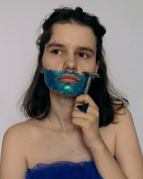 Depilar o Rosto com Lâmina