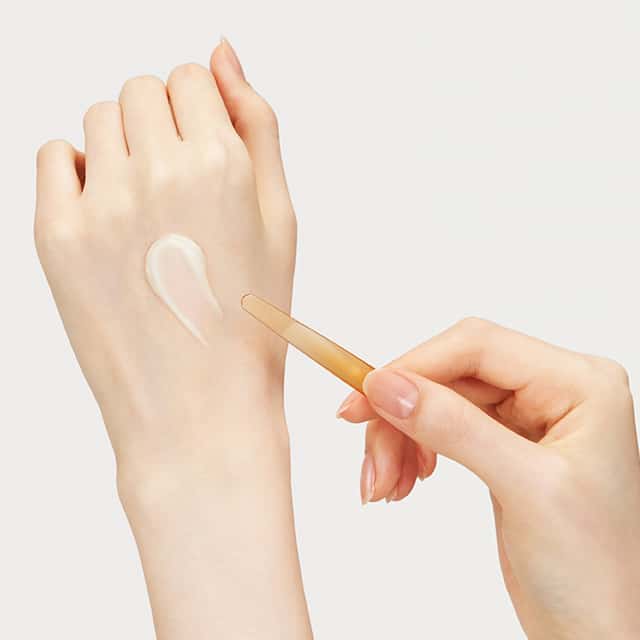 Sulwhasoo Concentrated Ginseng Renewing Cream 10ml - Poderoso e Luxuoso 3 creme anti-envelhecimento - vista 3